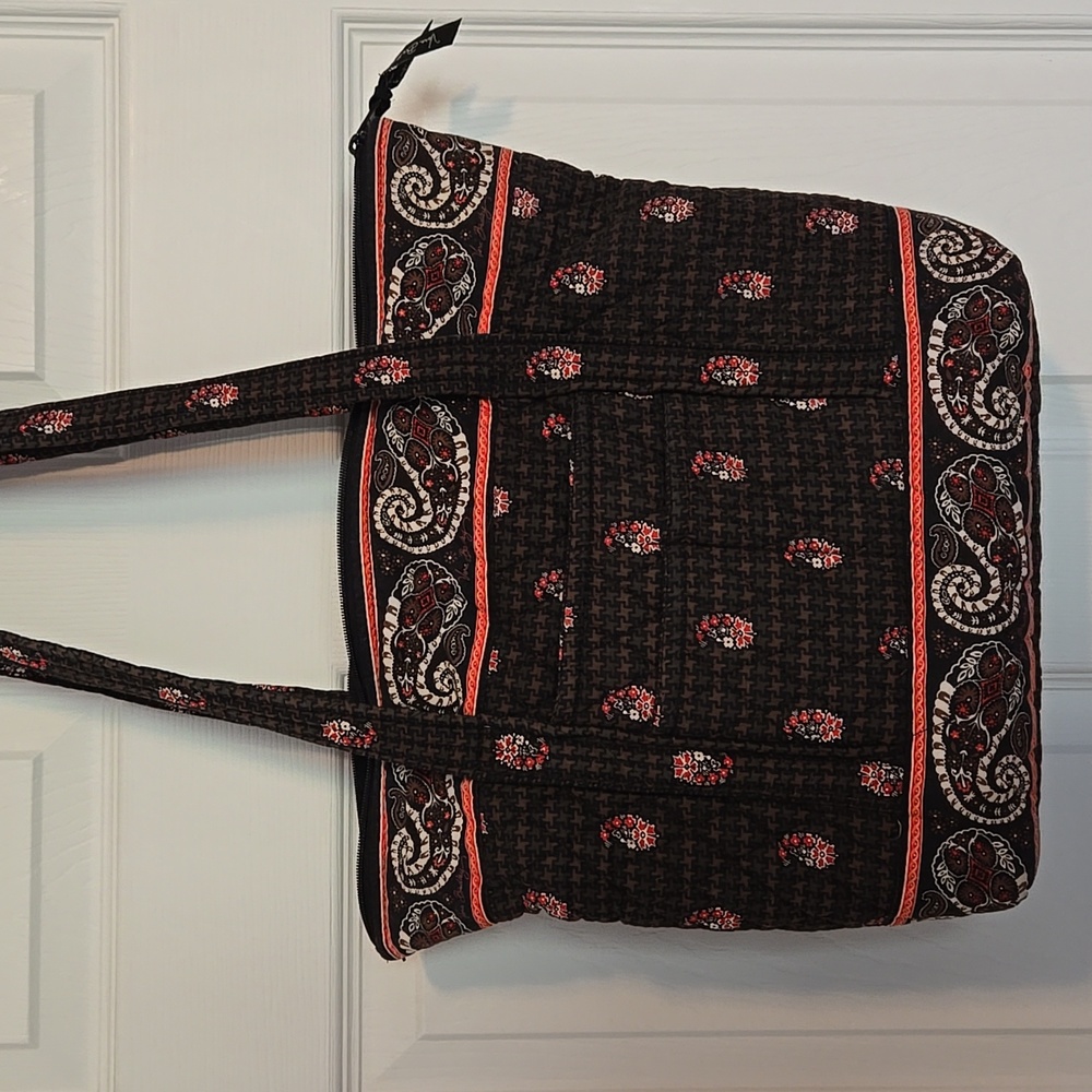 Vera Bradley Large Quilted Houndstooth Shoulder Bag.